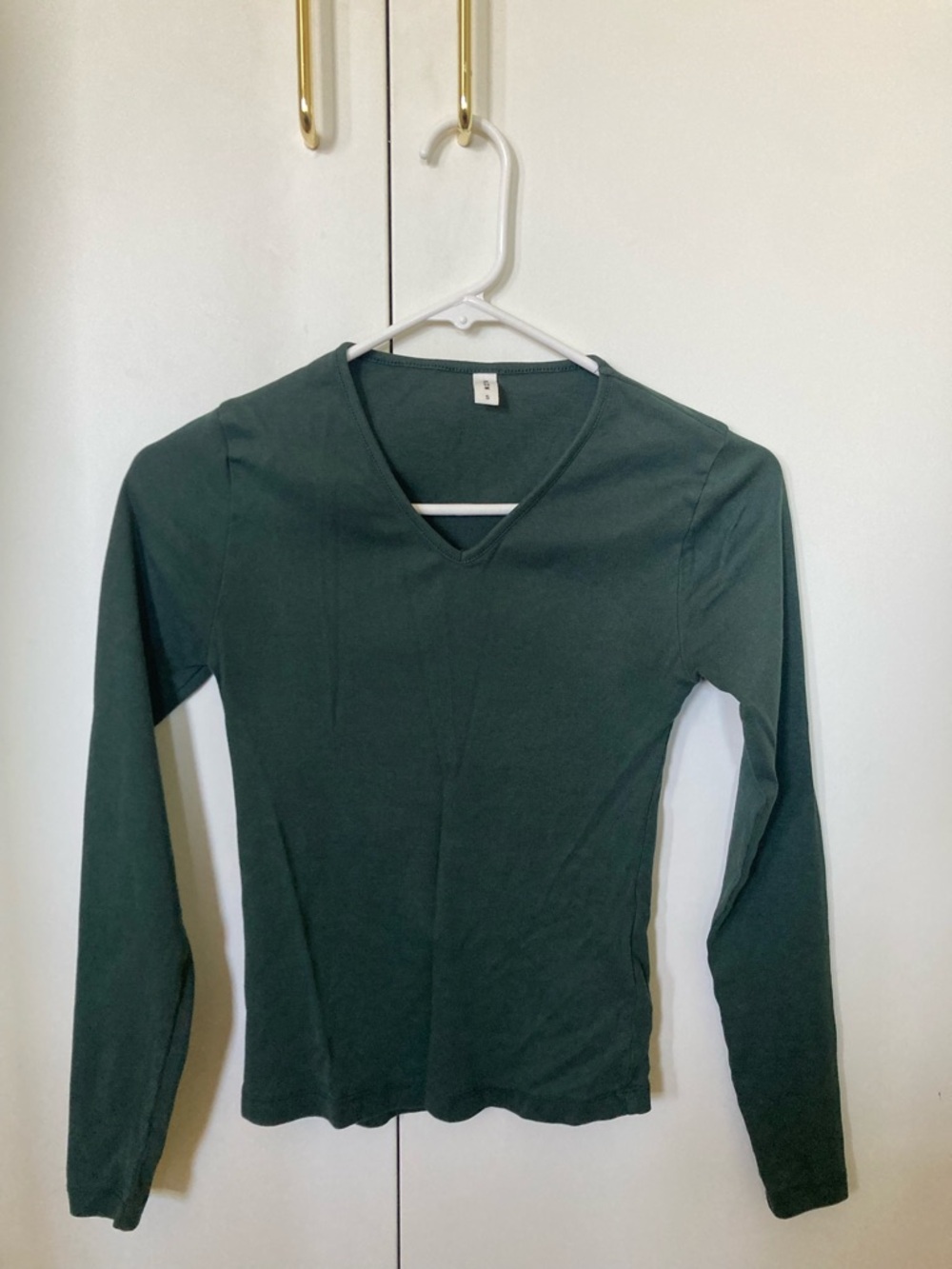 KOTN Forest Green Long-Sleeve V-Neck Tee